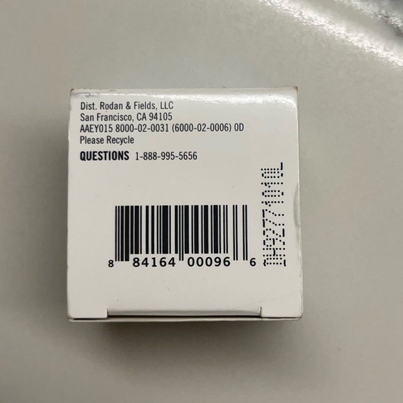 Rodan & Fields Original Multifunction Eyecream💙 - Picture 4 of 5